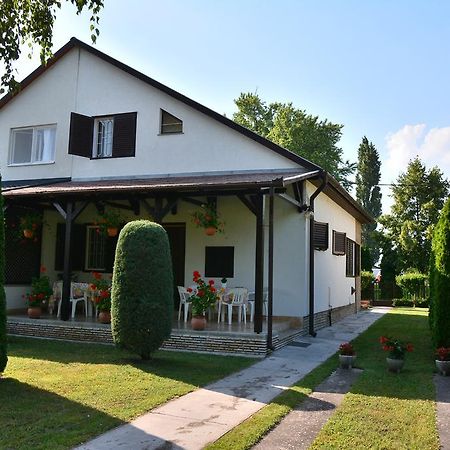 Rozsa Nyaralohaz Villa Balatonboglar Exterior photo